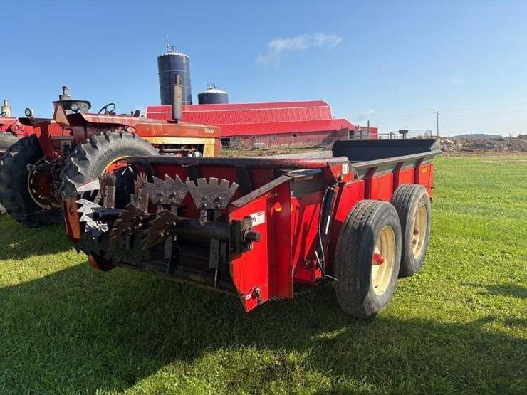 h&s-3131-heavy-duty-manure-spreader-image-6