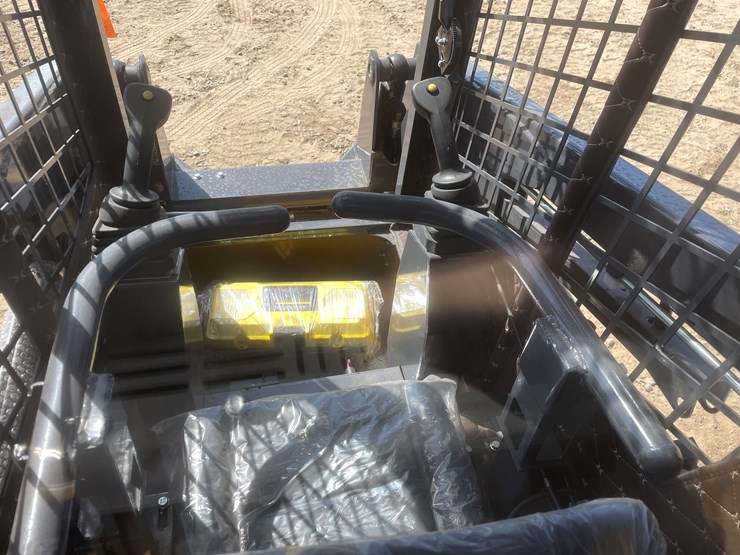 #9456-•-unused-2025-cfg-skid-steer-loader-image-15