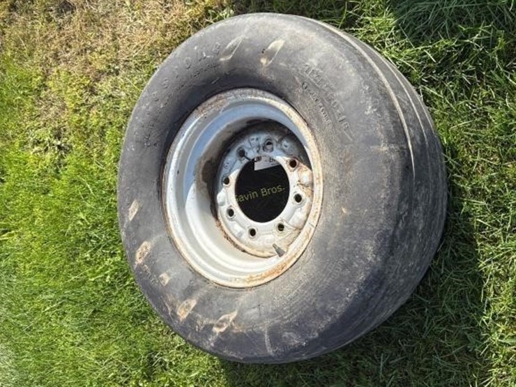(1)-31-x-13.5---15-implement-tire-image-1