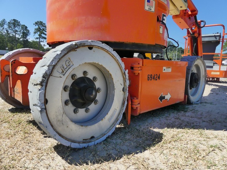 jlg-e300aj-image-5