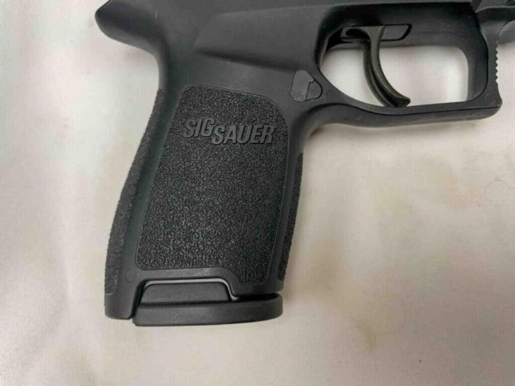 sig-sauer-9mm-pistol-image-3