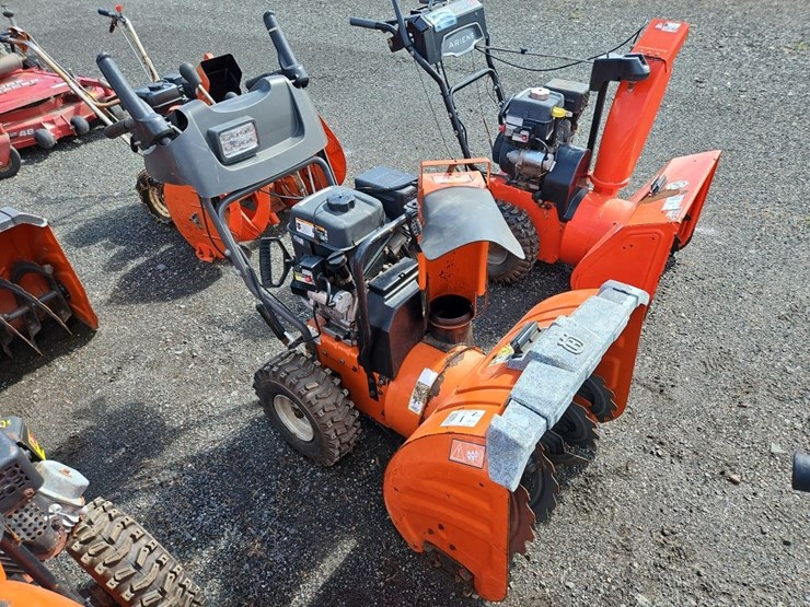 husqvarna-st327p-snow-blower-image-2