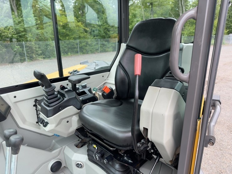 2021-volvo-ecr50f-mini-excavator-image-30