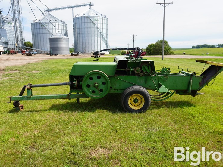 john-deere-336-image-8