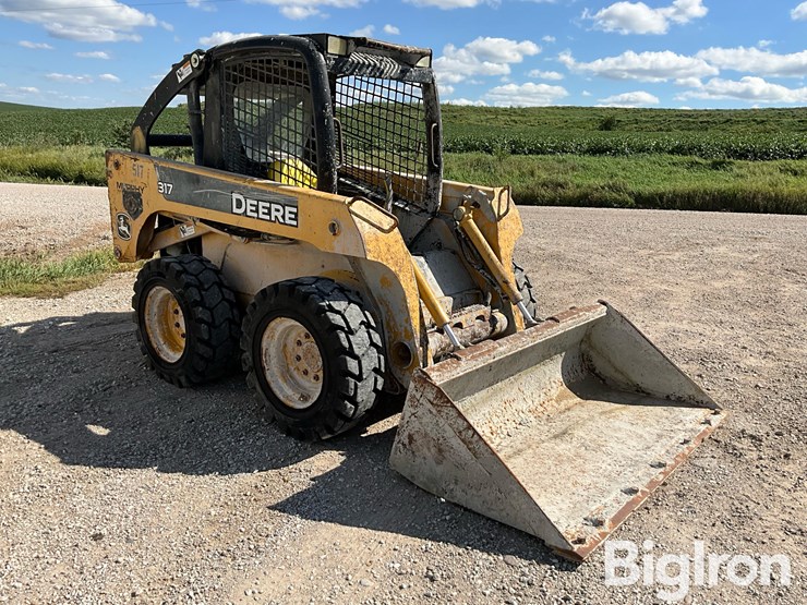 2005-john-deere-317-image-3