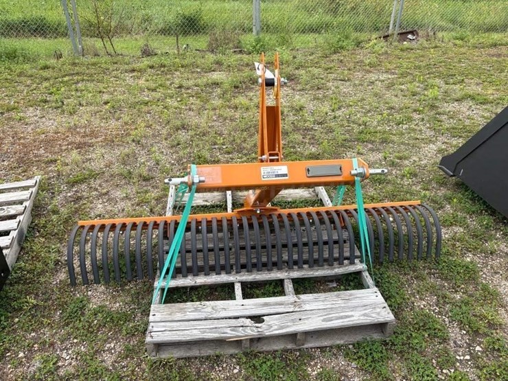 new-woods-lrs72-3pt-landscape-rake-image-1