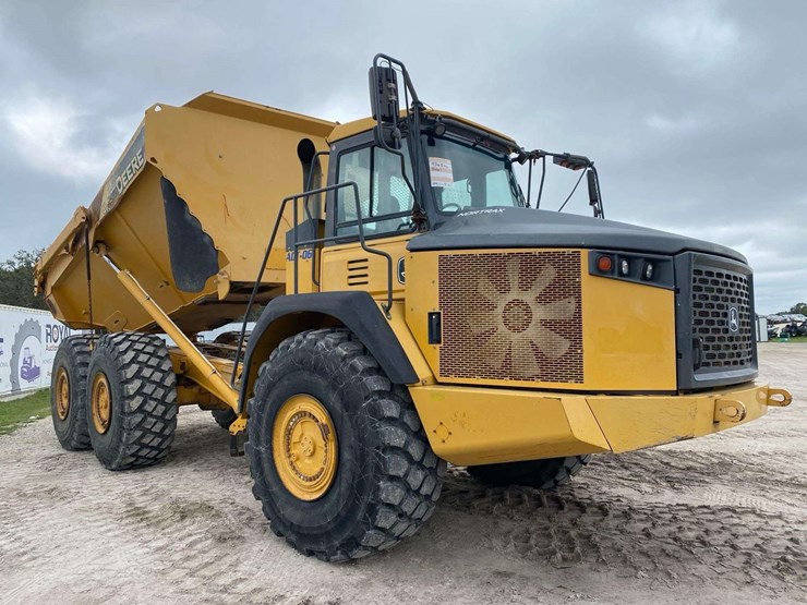 2015-deere-410e-image-3