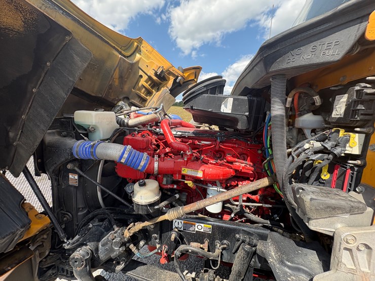 2015-kenworth-t880-image-19