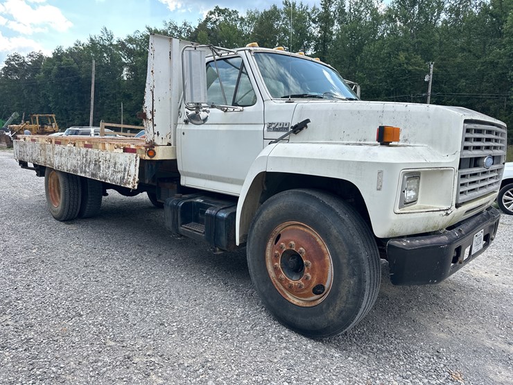 1993-ford-f700-image-4