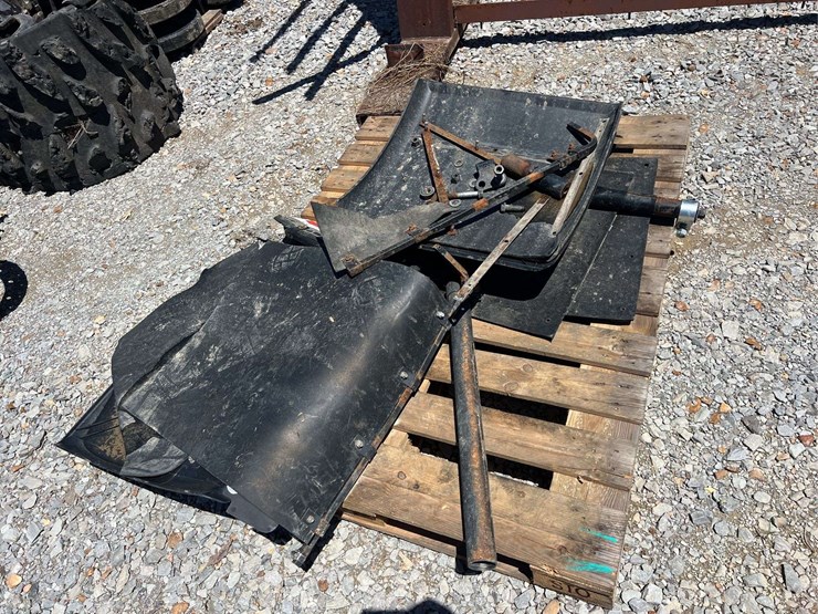 semi-truck-mud-flaps,-quarter-fenders-image-1