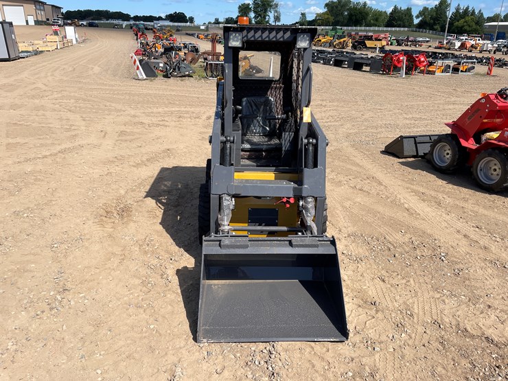 #9456-•-unused-2025-cfg-skid-steer-loader-image-8