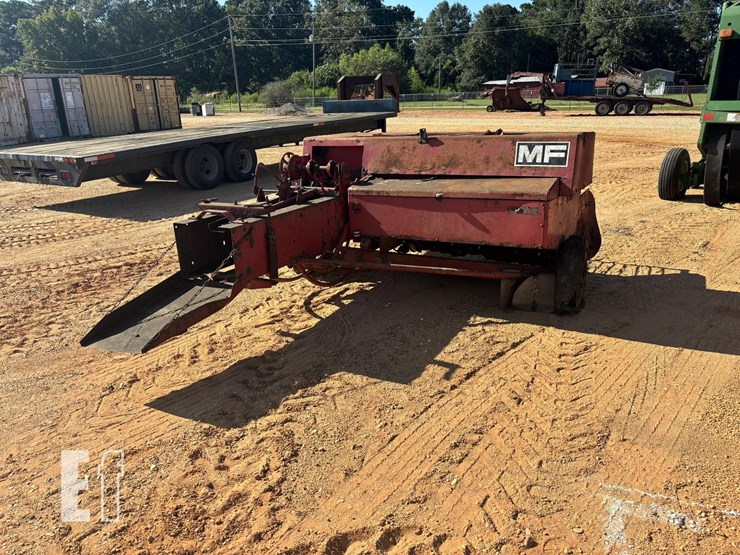 massey-ferguson-124-image-1