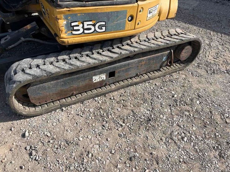 2016-deere-35g-image-21