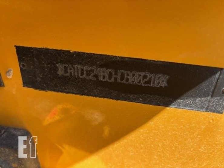 2019-caterpillar-cc24b-image-19