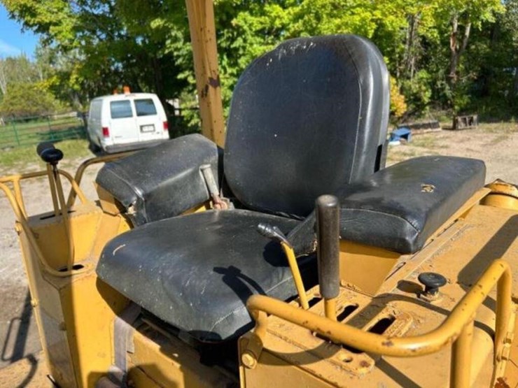 1990-caterpillar-d3c-image-15