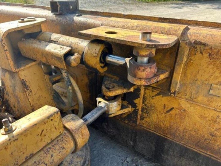 1990-caterpillar-d3c-image-19