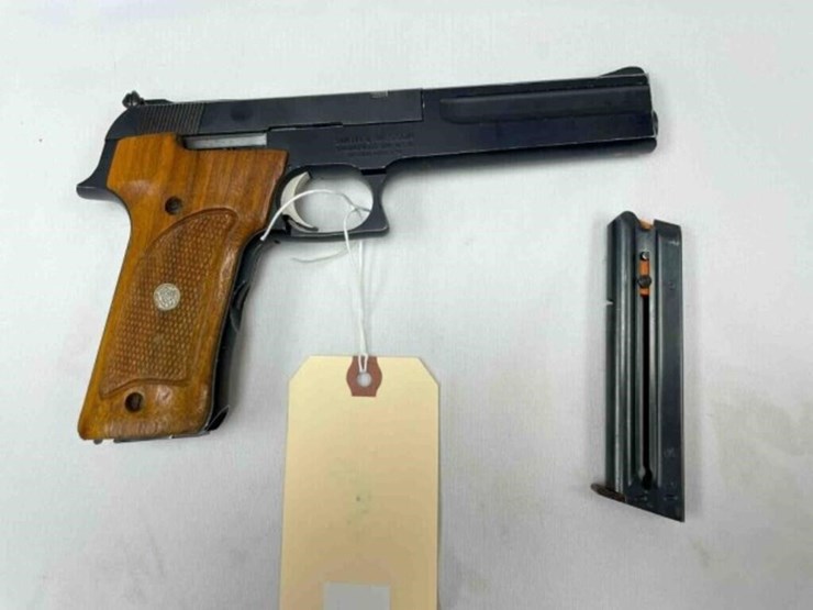 smith-&-wesson-22lr-pistol-image-1