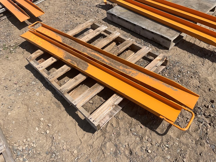 #3105-•-unused-2025-wolverine-skid-steer-pallet-fork-extensions-image-4