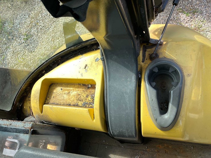 new-holland-u80-image-45