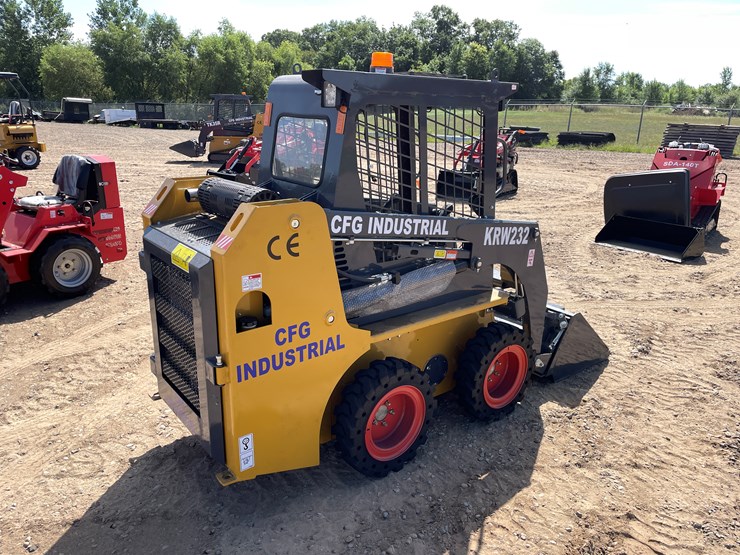 #9456-•-unused-2025-cfg-skid-steer-loader-image-5