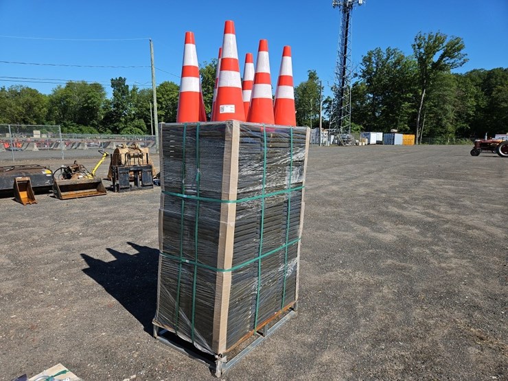 (250)-28"-traffic-cones-image-1