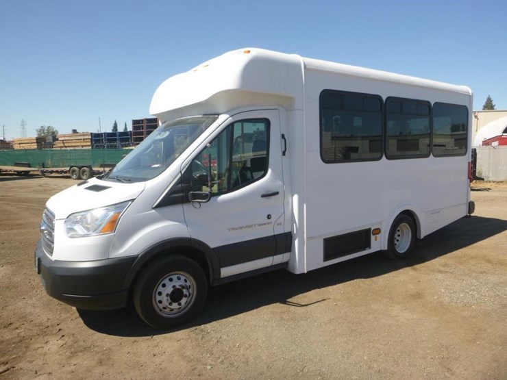 2018-ford-e350-image-1