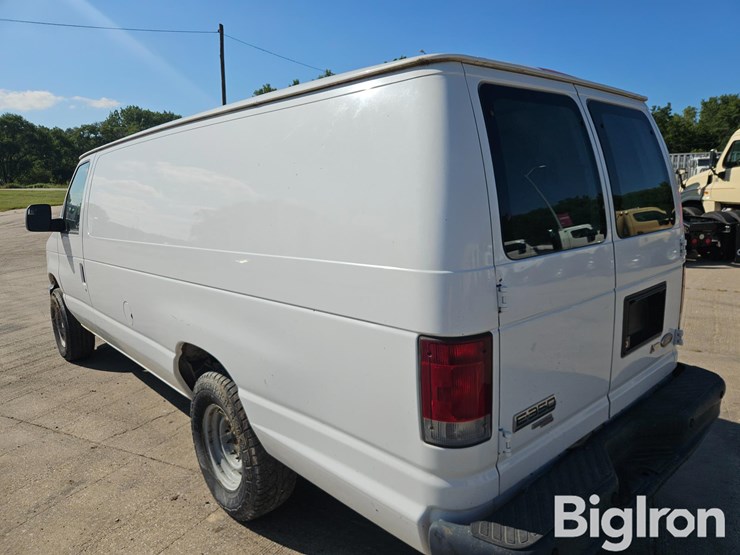 2013-ford-e350-image-19