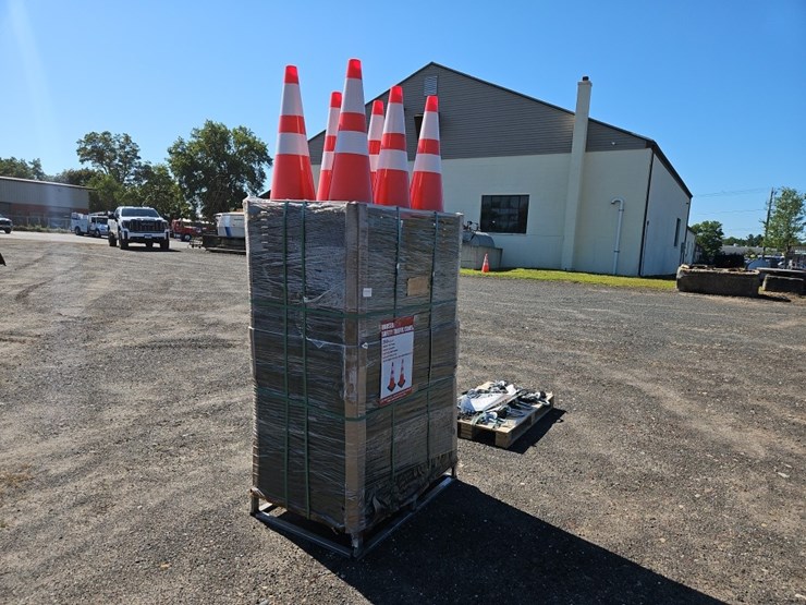 (250)-28"-traffic-cones-image-3