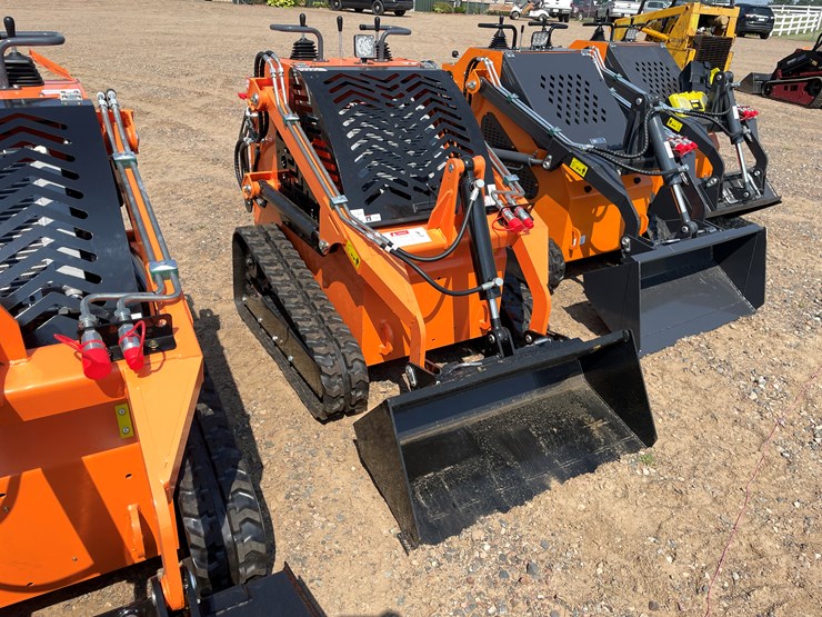 #9290-•-unused-2025-landhero-mini-skid-steer-loader-image-4