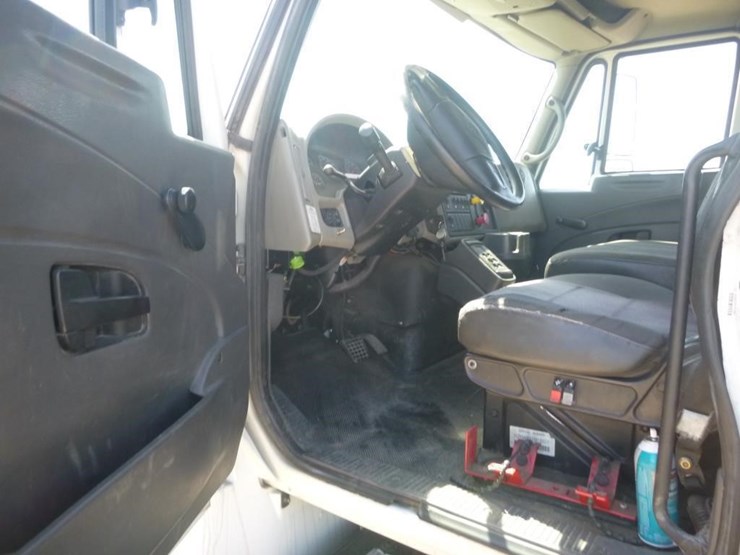 2010-international-durastar-4400-image-10