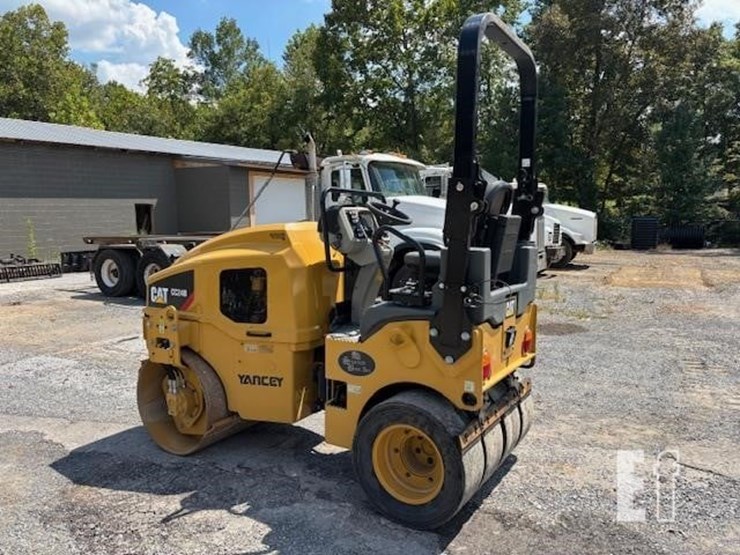 2019-caterpillar-cc24b-image-2