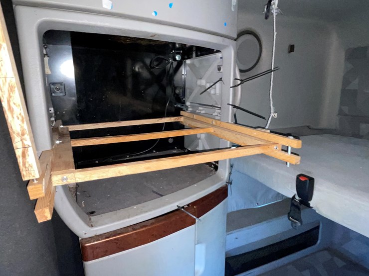 2011-unknown-volvo-image-48
