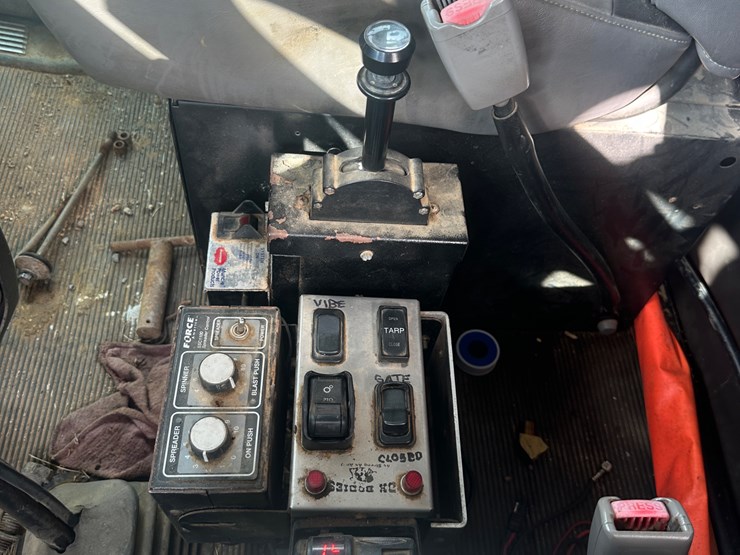 2009-kenworth-t800-image-10