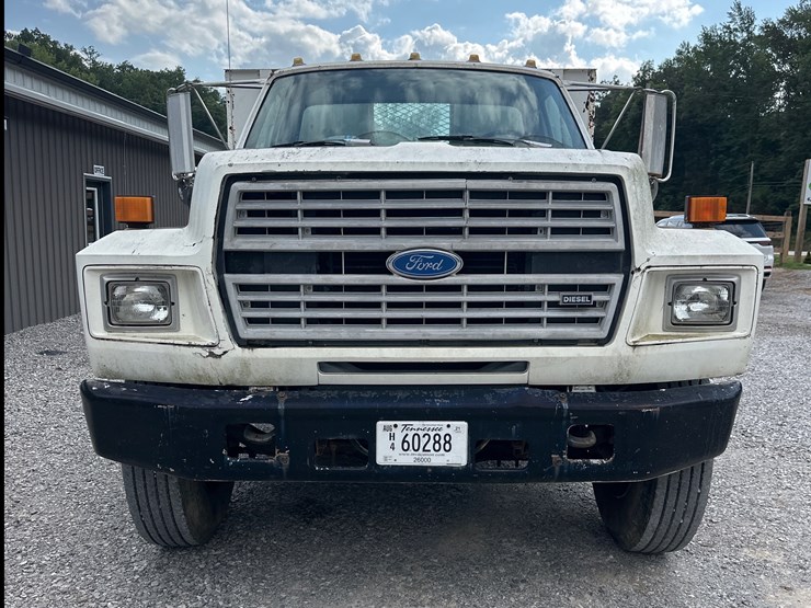 1993-ford-f700-image-3