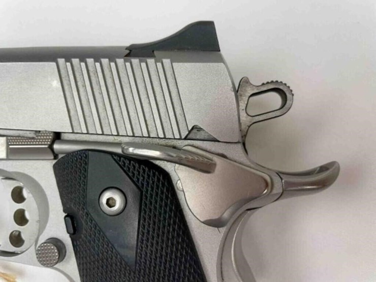 kimber-45-acp-pistol-image-12