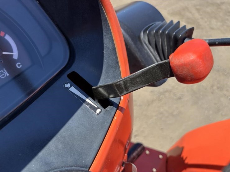 2018-kubota-l4701-image-33