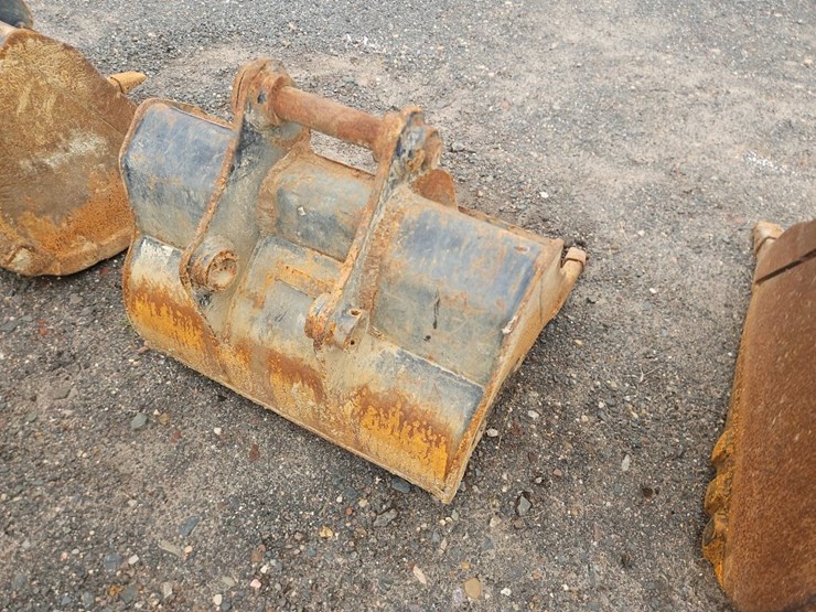 caterpillar-28-image-3