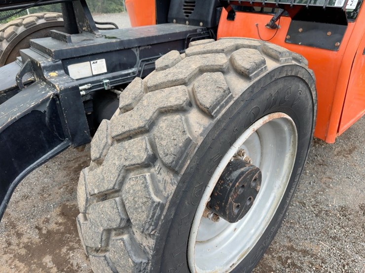 2012-jlg-g10-55a-image-15