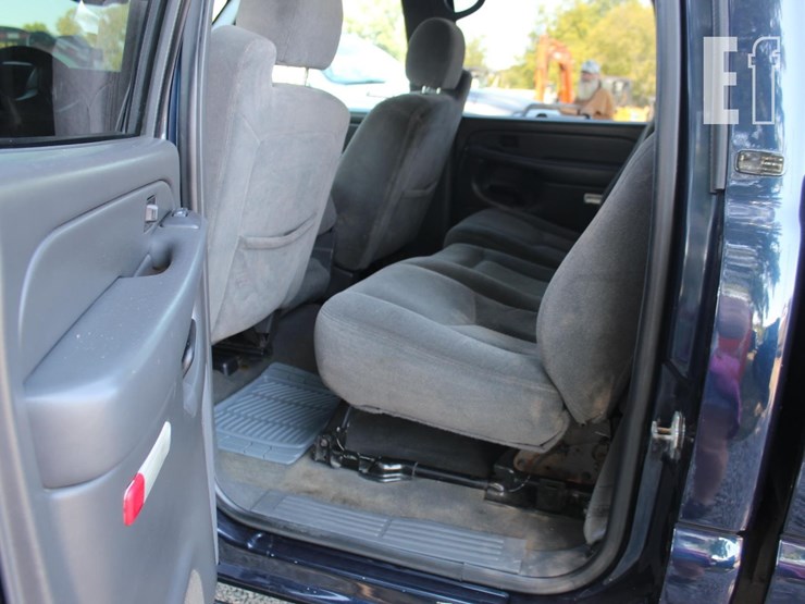 2005-chevrolet-3500-image-7