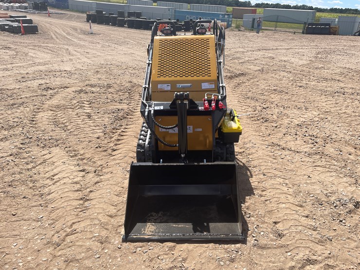 #9463-•-unused-2025-agt-compact-track-loader-image-3