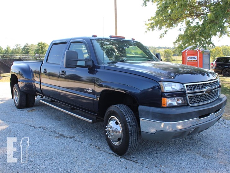 2005-chevrolet-3500-image-12