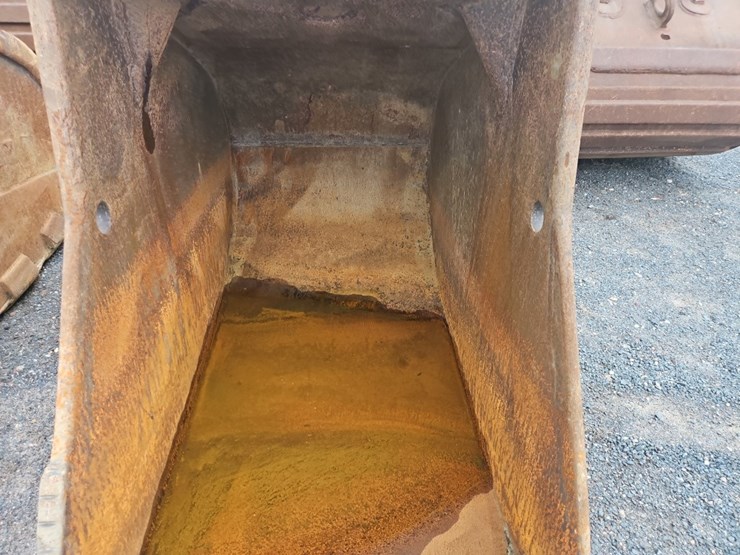 geith-36"-bucket-with-teeth-image-5