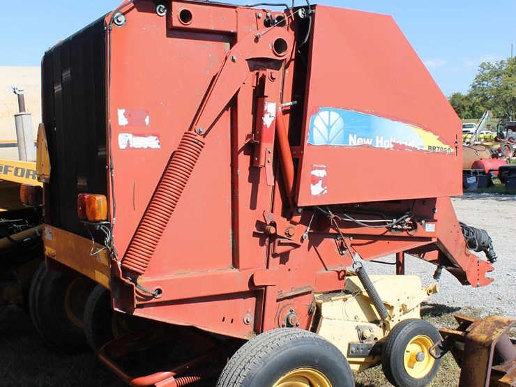 new-holland-br7050-image-5