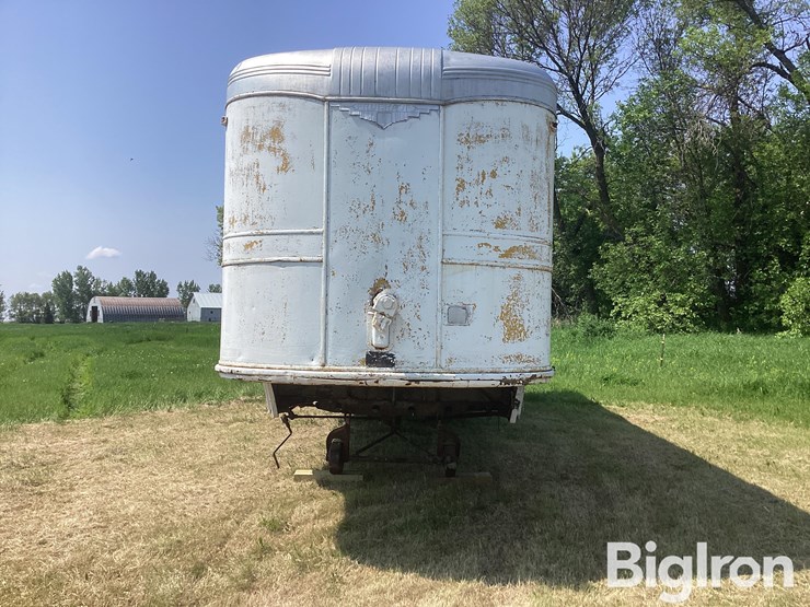 1951-fruehauf-trailer-image-2