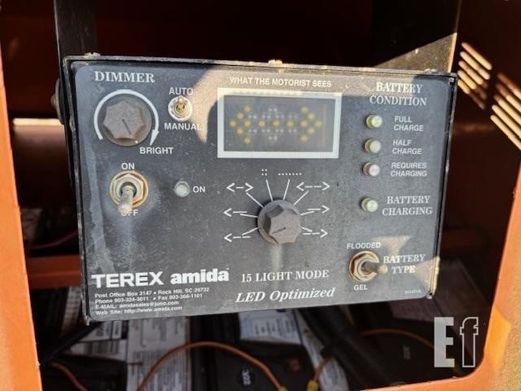 terex-amida-arrow-board-image-10