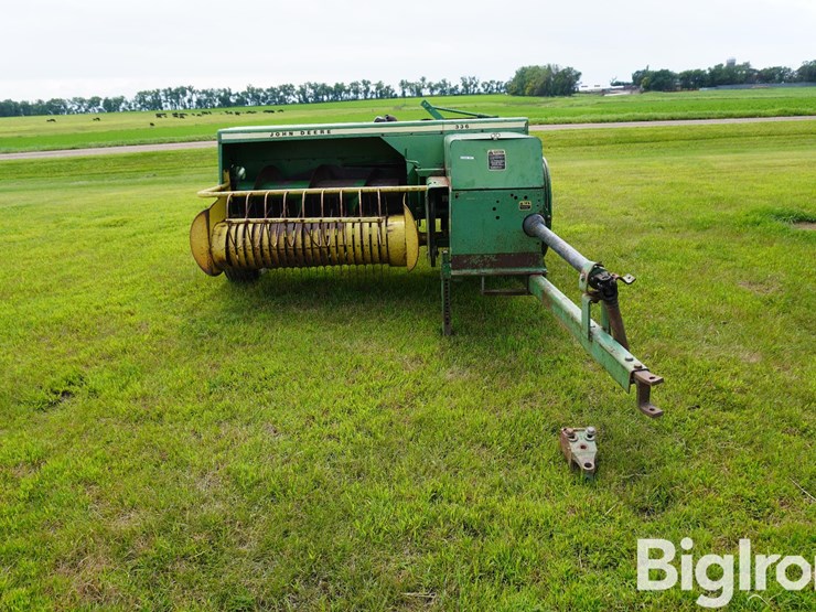 john-deere-336-image-2