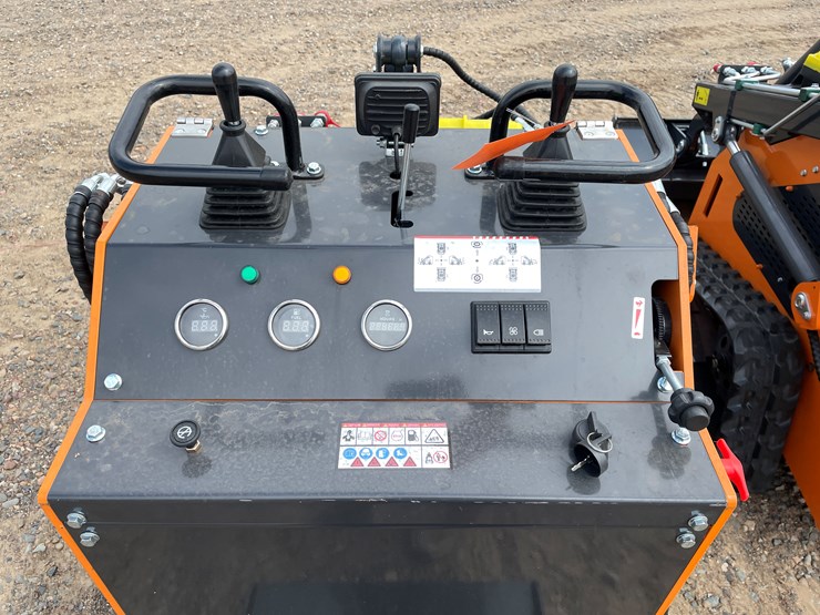 #9364-•-unused-2025-landhero-mini-skid-steer-loader-image-11