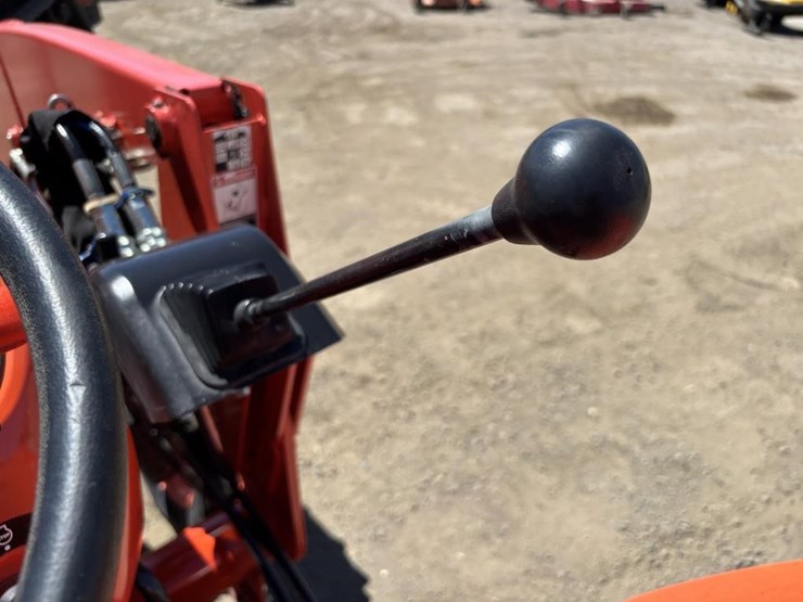 2018-kubota-l4701-image-34