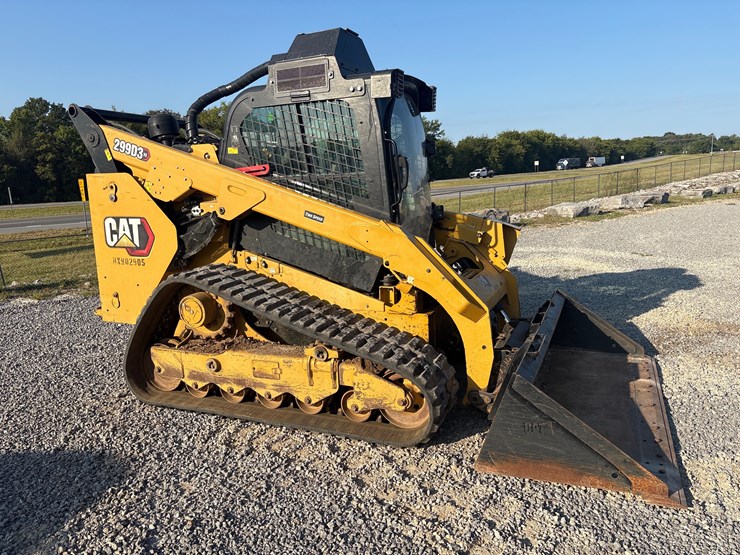 2021-caterpillar-299d3-image-3