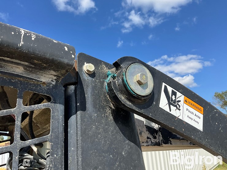 2005-john-deere-317-image-12